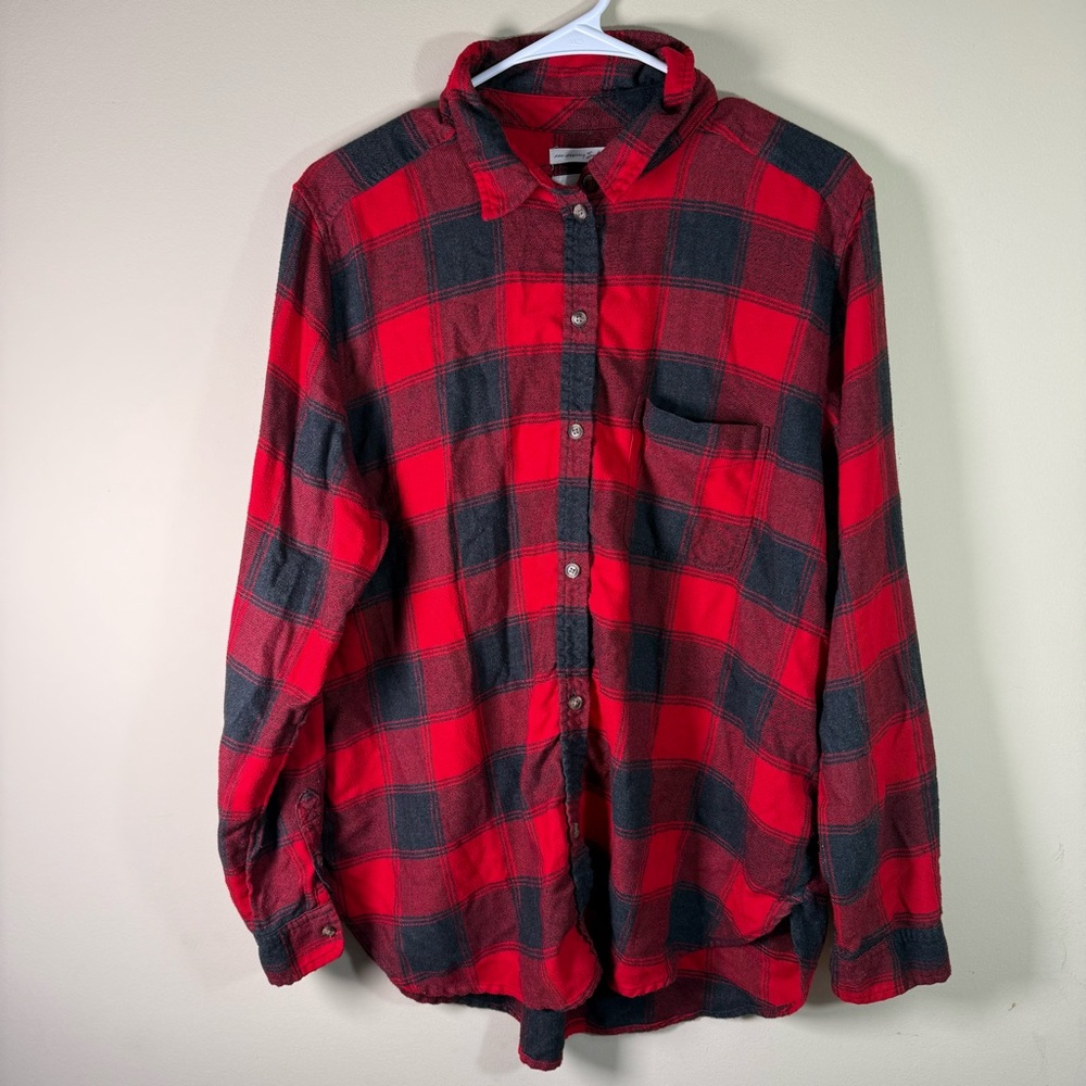American Eagle Outfitters Red and Black/ Grey Plaid Button Down Shirt Womans XL